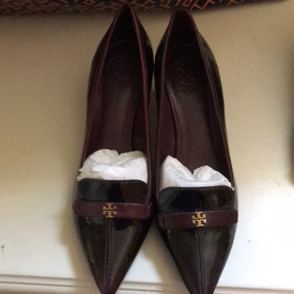 Never worn classic kitten heels